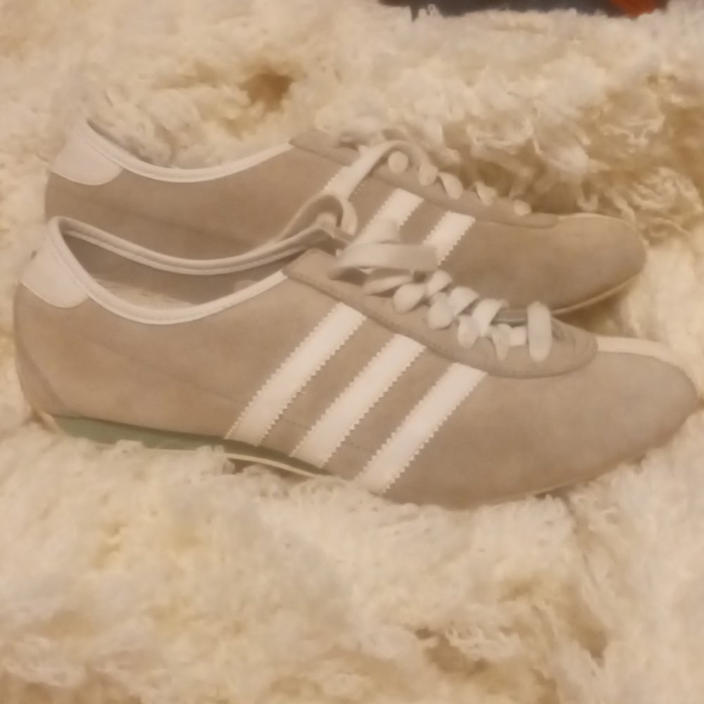 vintage womens suede Adidas